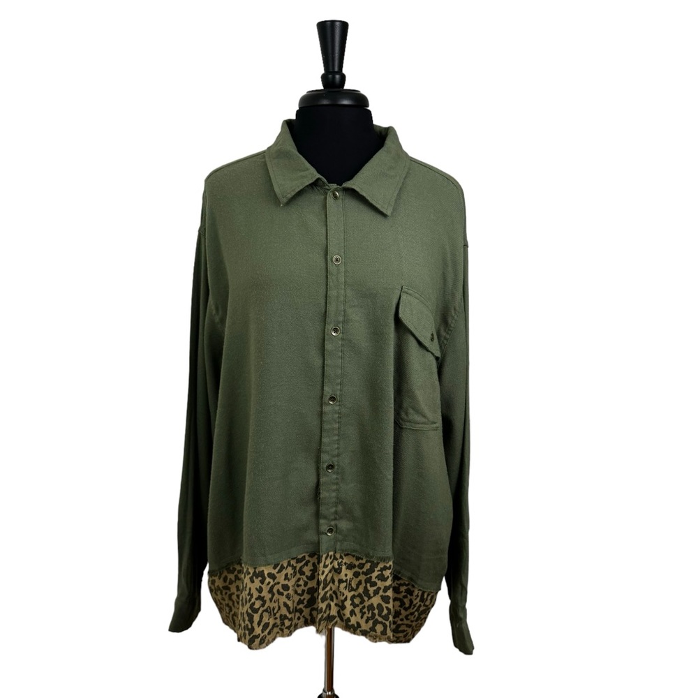 Loralette Long Sleeve Button Down Size 4X Army Green Leopard Olive Green NWT